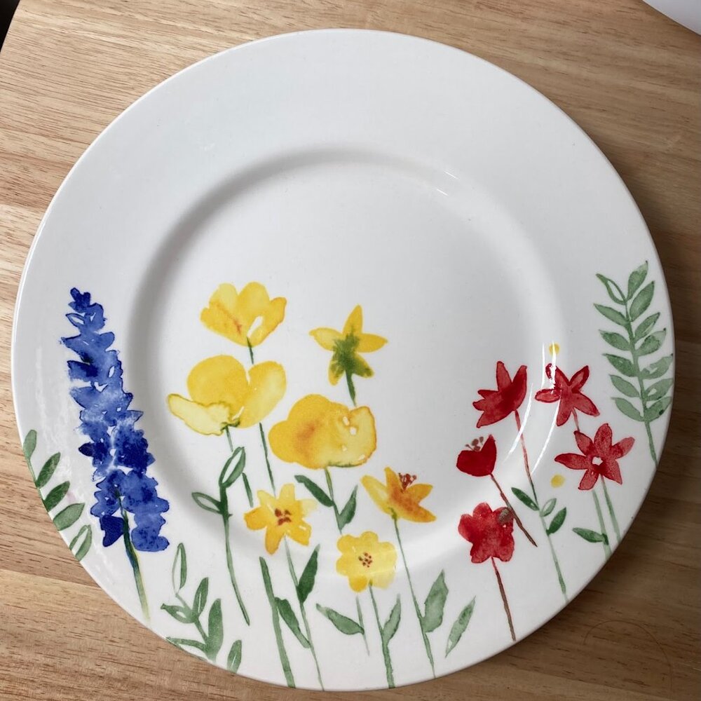 ROYAL STAFFORD Spring Flowers Dinner Plate - Flowers Into Center, Rim